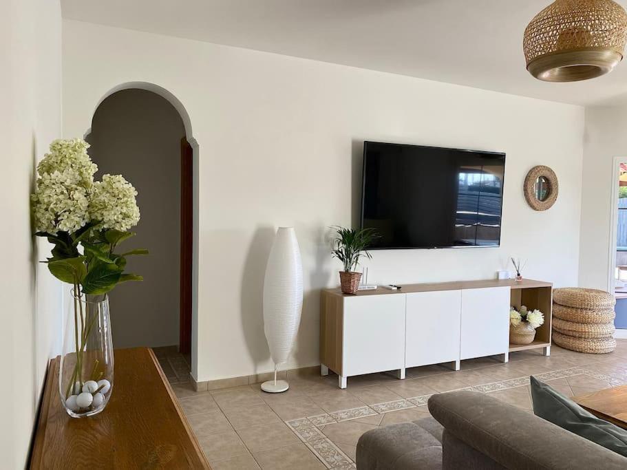 Comfortable Family House With Pool And Jacuzzi كوستا دي أنتيجوا المظهر الخارجي الصورة
